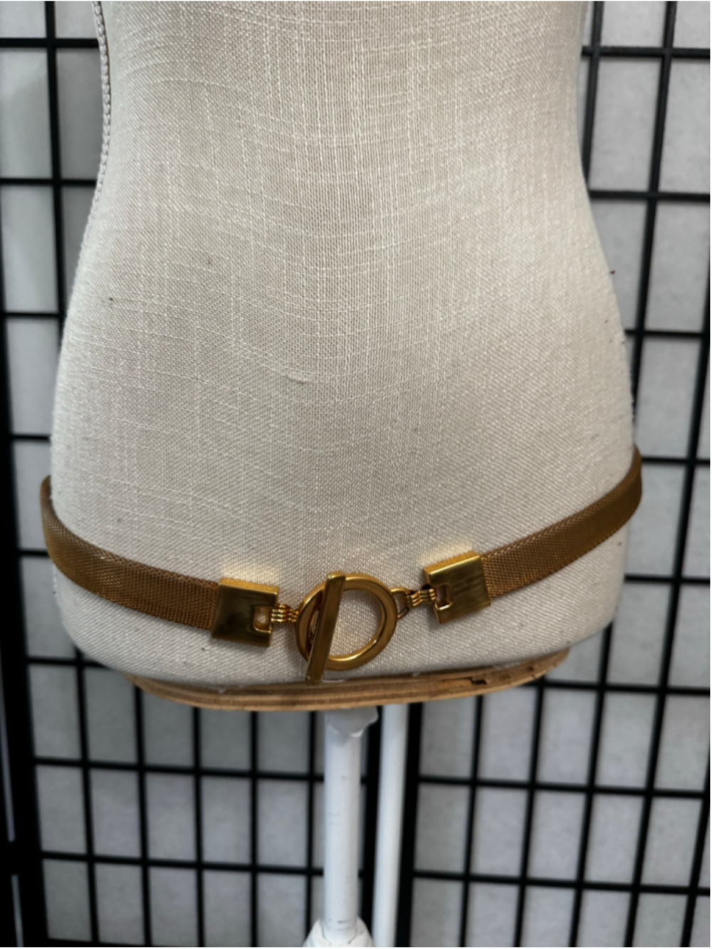 Women's Unbranded Gold Mesh Chain Belt
